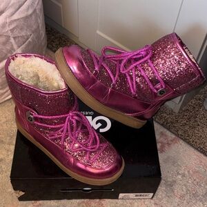 GBG GUESS Aylan Pink Glitter Boots w/faux Fur lining